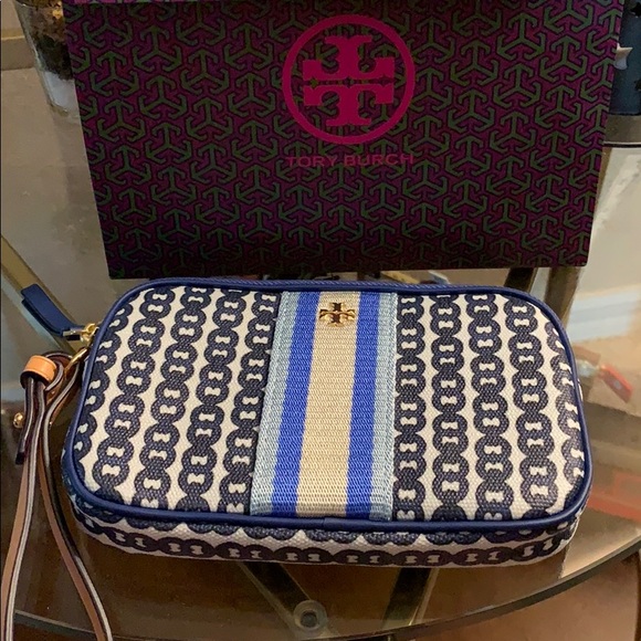 gemini link canvas wristlet